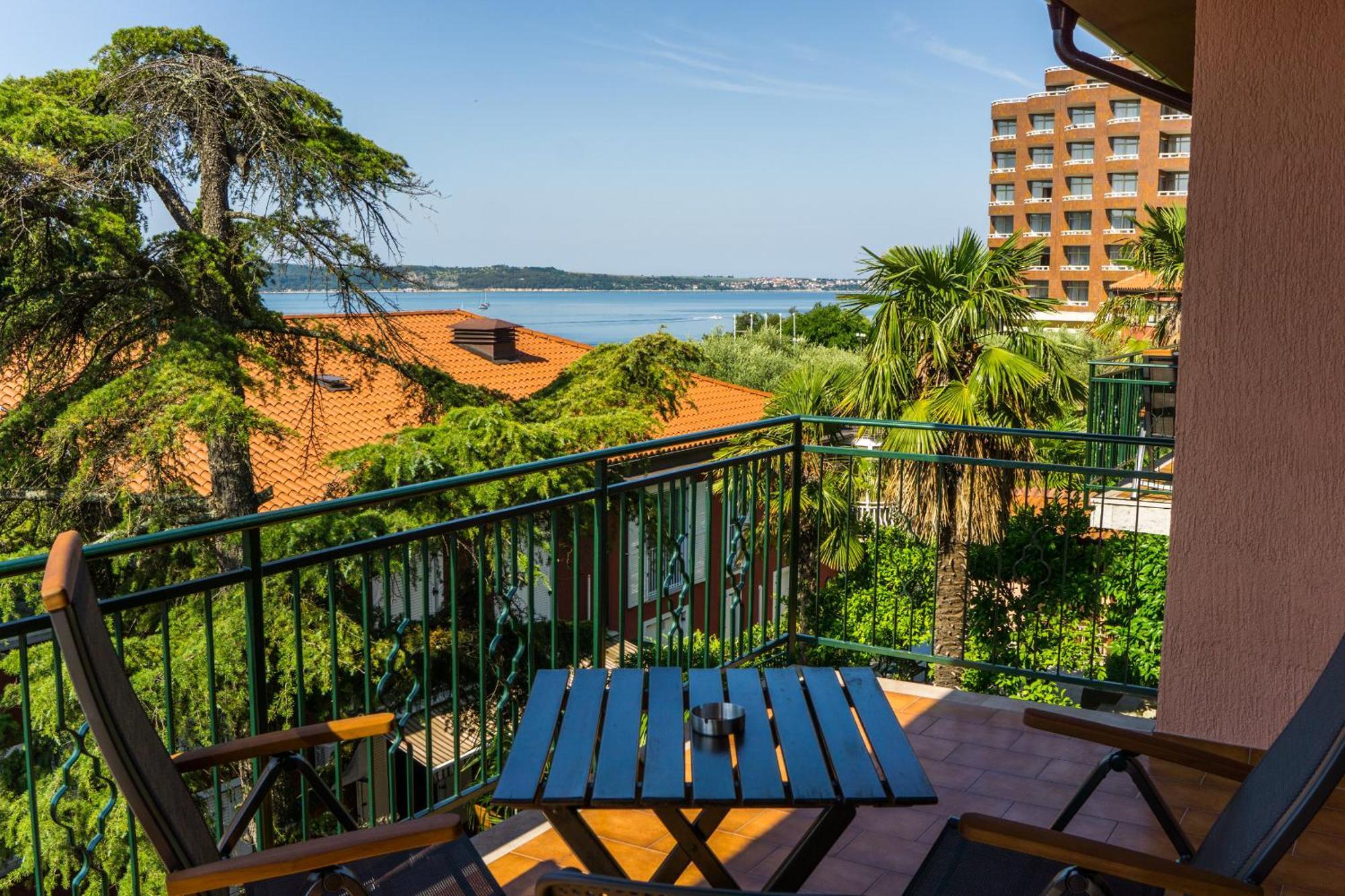 Apartments Stella Порторож Екстериор снимка