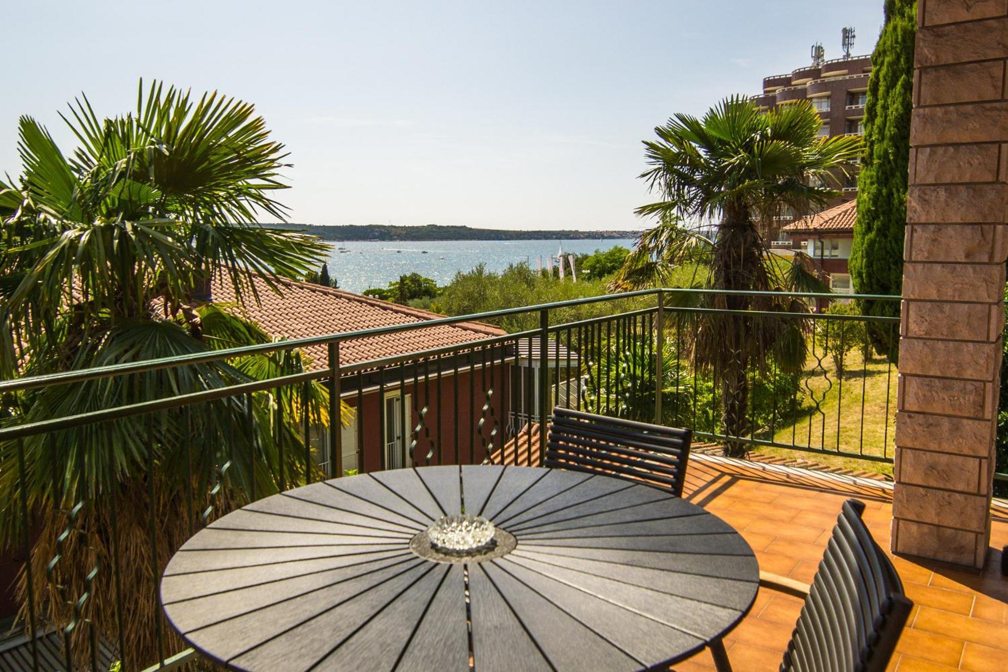 Apartments Stella Порторож Екстериор снимка